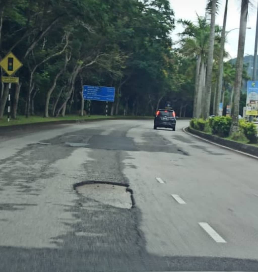 供fb/好路重复铺，破路不去补；马华领袖抨击芙市政厅浪费公共资源