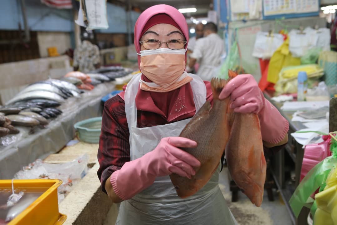 大霹雳时事焦点／谣言造成困扰 巴刹菜鱼足 缺买气