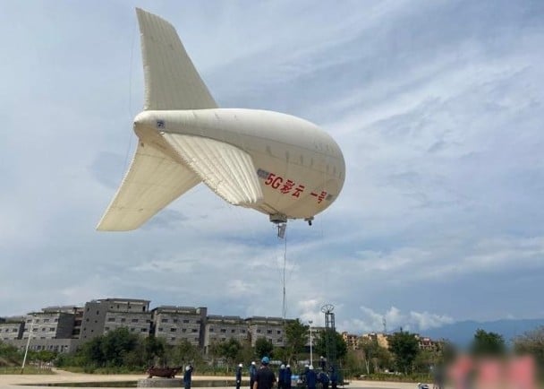 拼盘／中国首个5G飞艇试飞成功　助灾区应急通讯