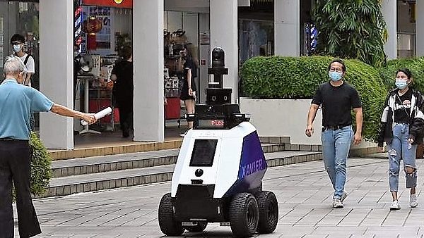 Singapore patrol robots stoke fears of surveillance state