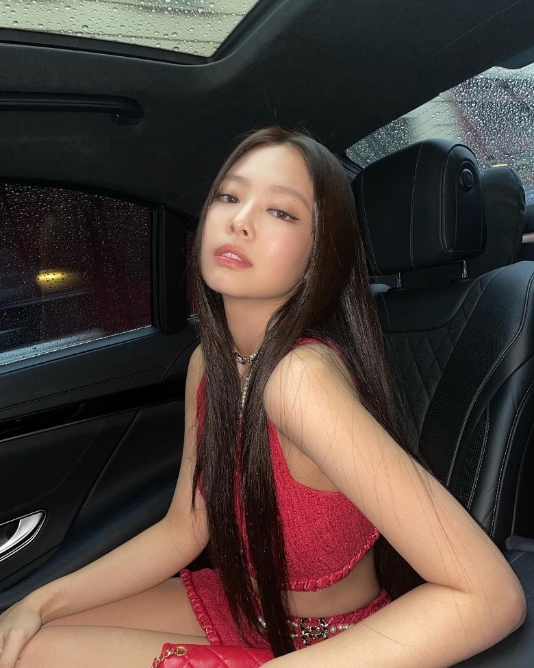 BTS全员开通个人IG账号.  V追踪Jennie秒取消