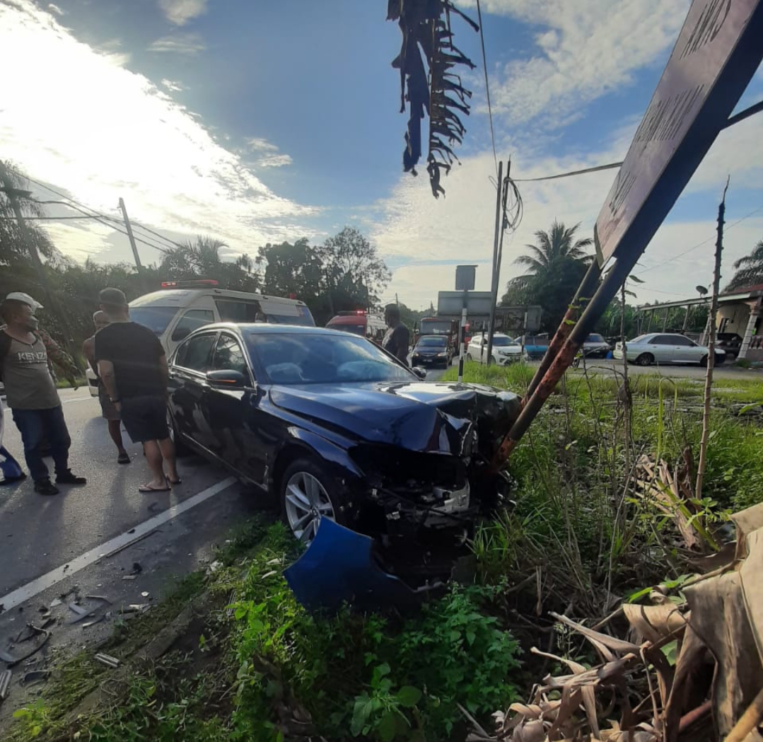 轎車駛入反車道2車相撞 3女子受傷送院治療