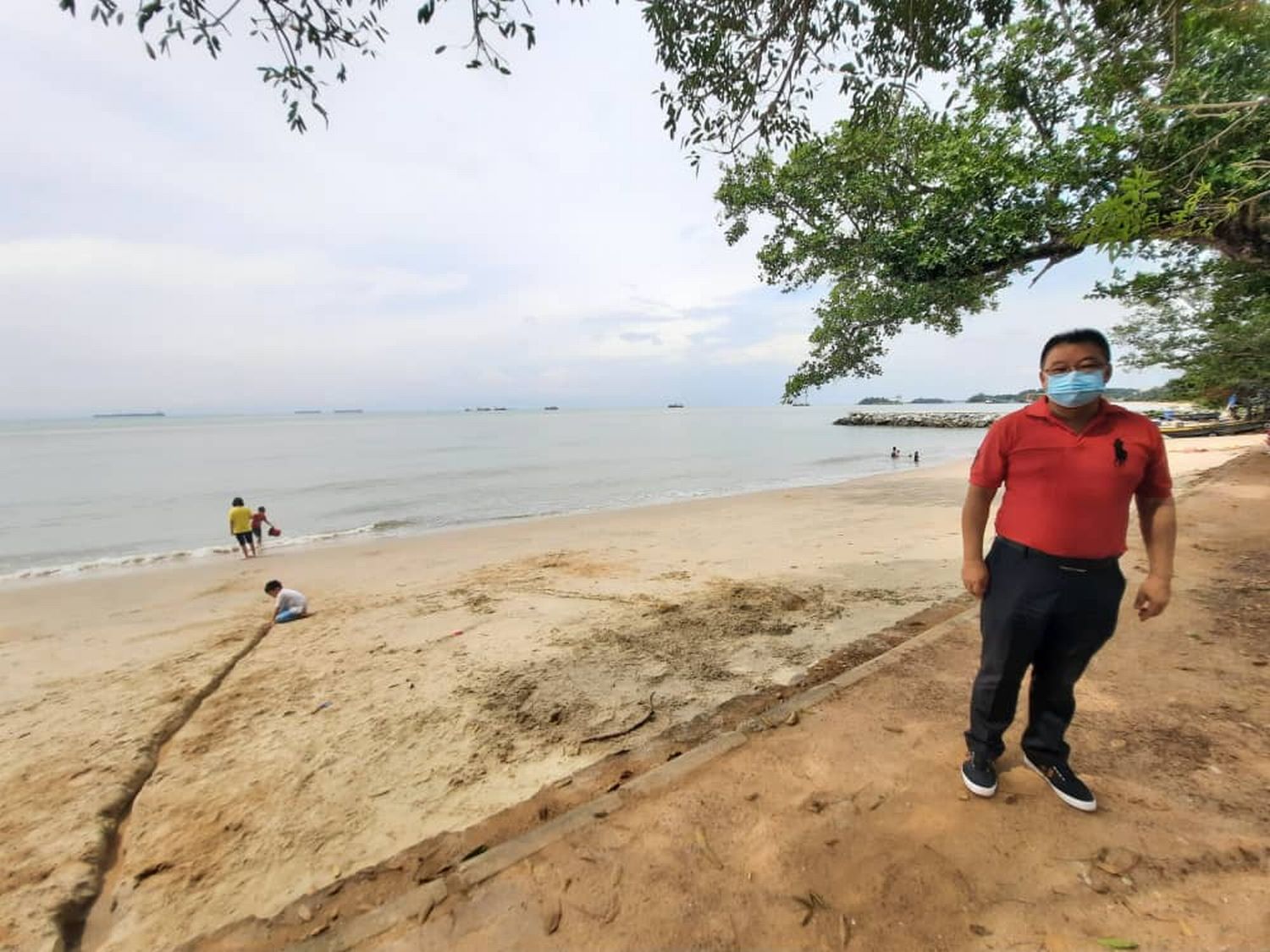 （古城第三版主文）马日丹那漂亮的海边及海浴场重现人潮