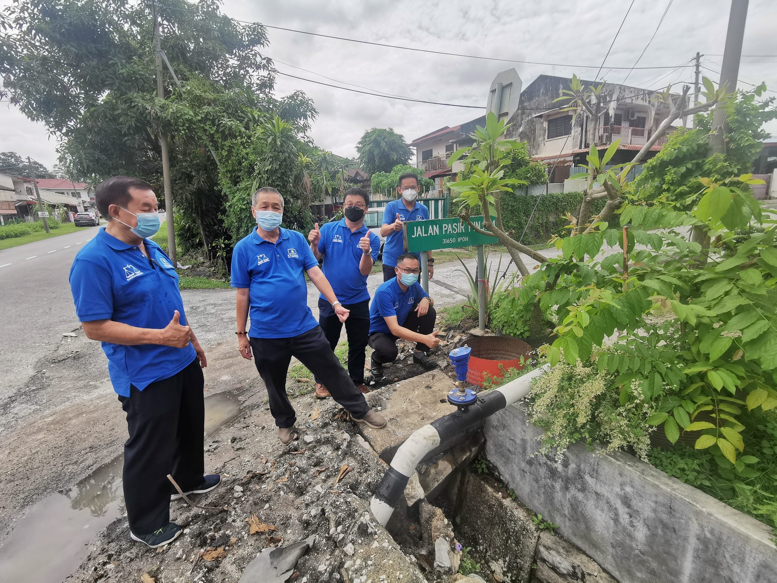 霹：邱文传前往兵如港巡视已获得水务局公司修建自来水主管道