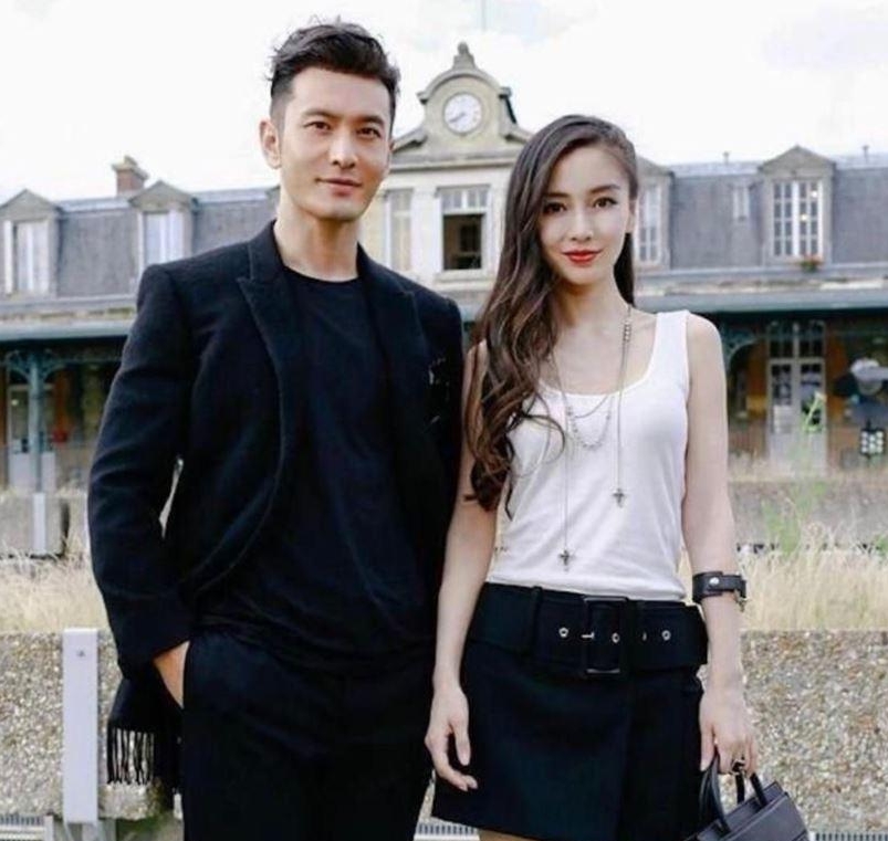 Angelababy官宣恢单后PO自拍照 网抢喊：老婆	