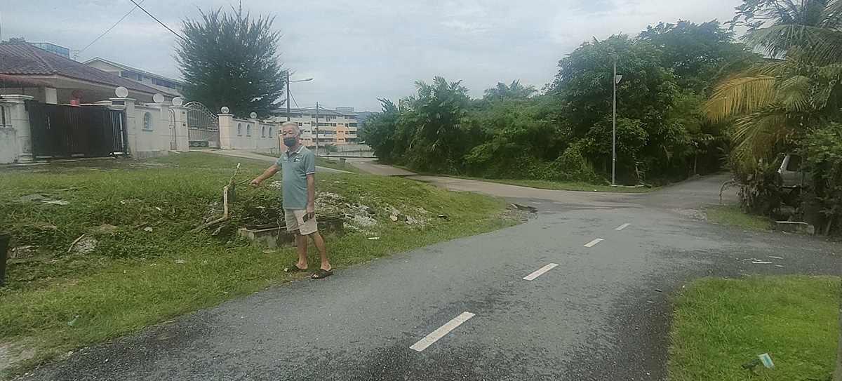 古來新村E區兩條道路，被指太過彎曲及狹窄