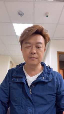 翁立友直播狂眨眼脸部抽搐 曾被医生断言：这是绝症	