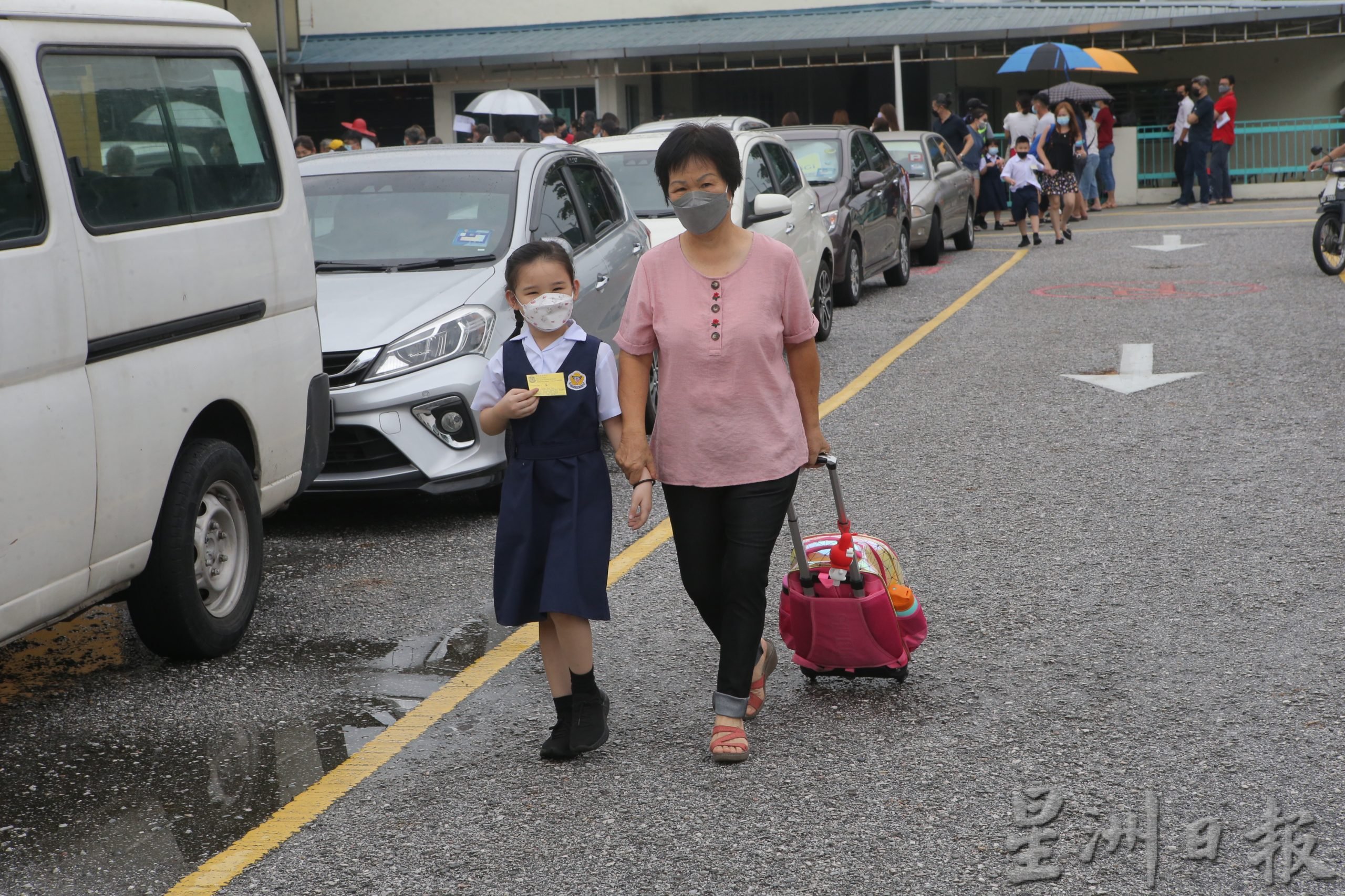 霹：第三版头／不再分AB组  霹小学全面复课