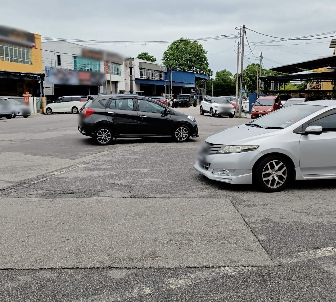 默迪卡柏邁工業區 路線模糊誤闖反向道