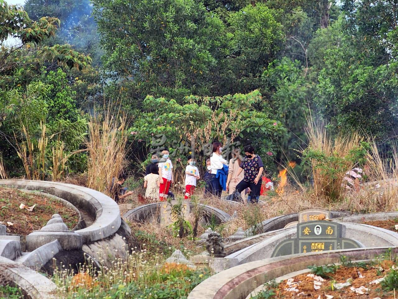 （古城第三版副文）义山没除草，蔡立洲：雨季及政策太迟宣布拖慢除草工作