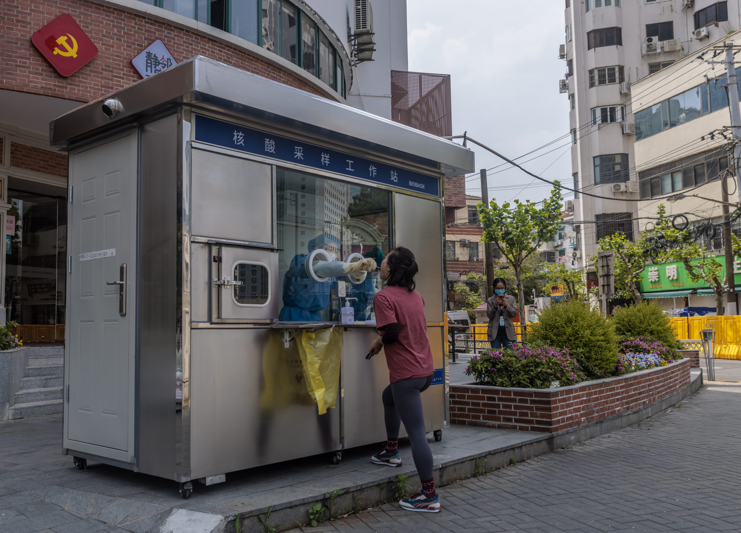 上海染疫数再降 本土新增5669例