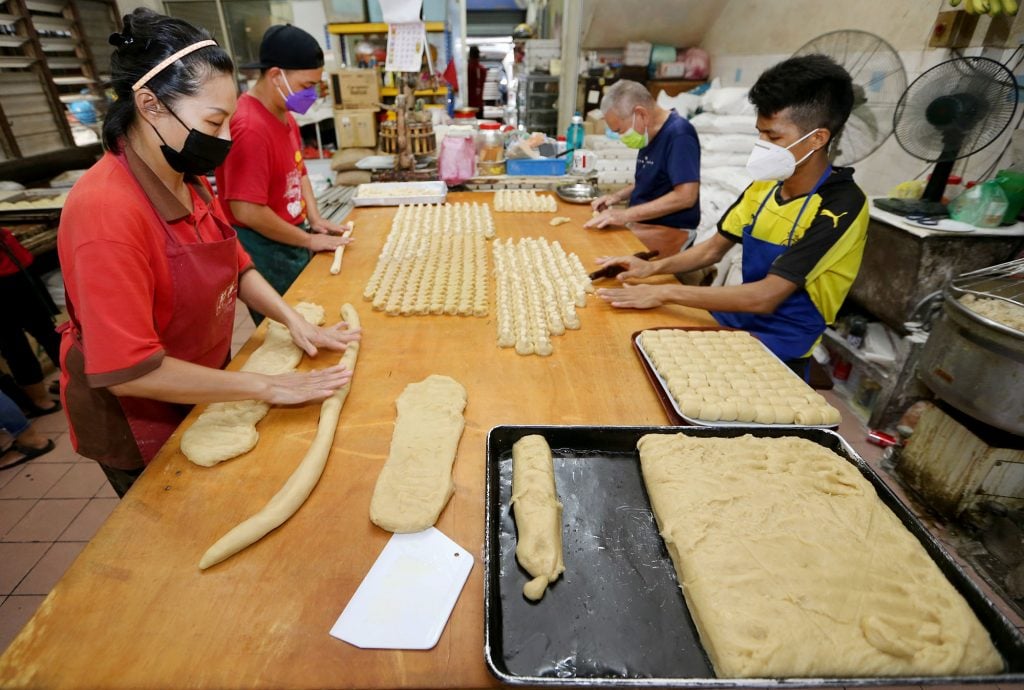 大霹雳时事焦点／食品商为产品严把关 面粉价钱质量挑战大