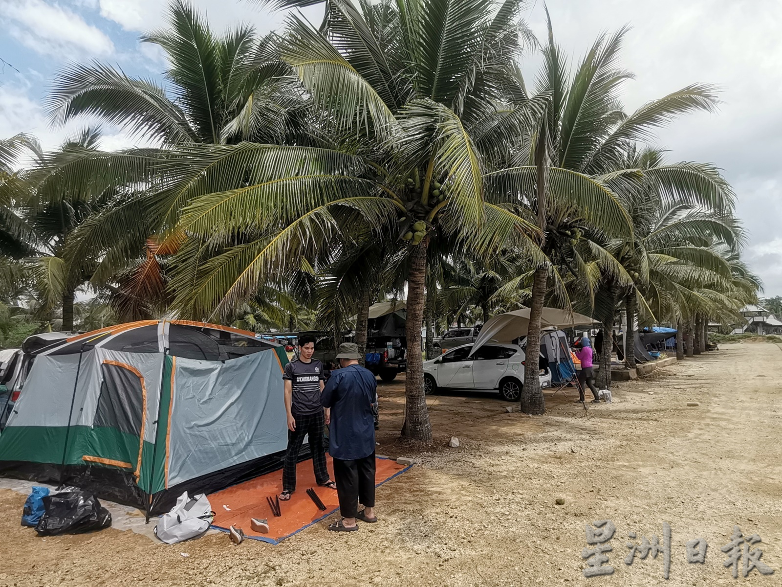 东:露营热 疫后新旅游