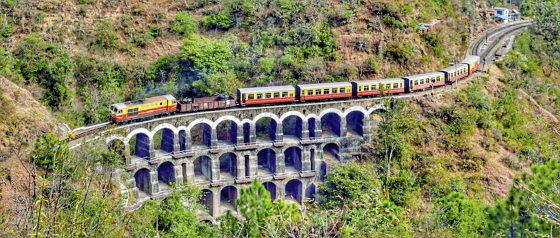 喜马拉雅“玩具火车”之一： 喜马拉雅女王列车52455号（印度铁路局宣传照）(photo:SinChew)