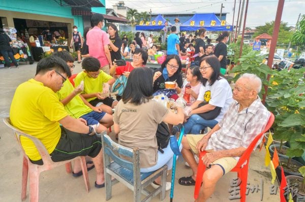 供FB／“万茂向阳祭”音乐会全场嗨翻天