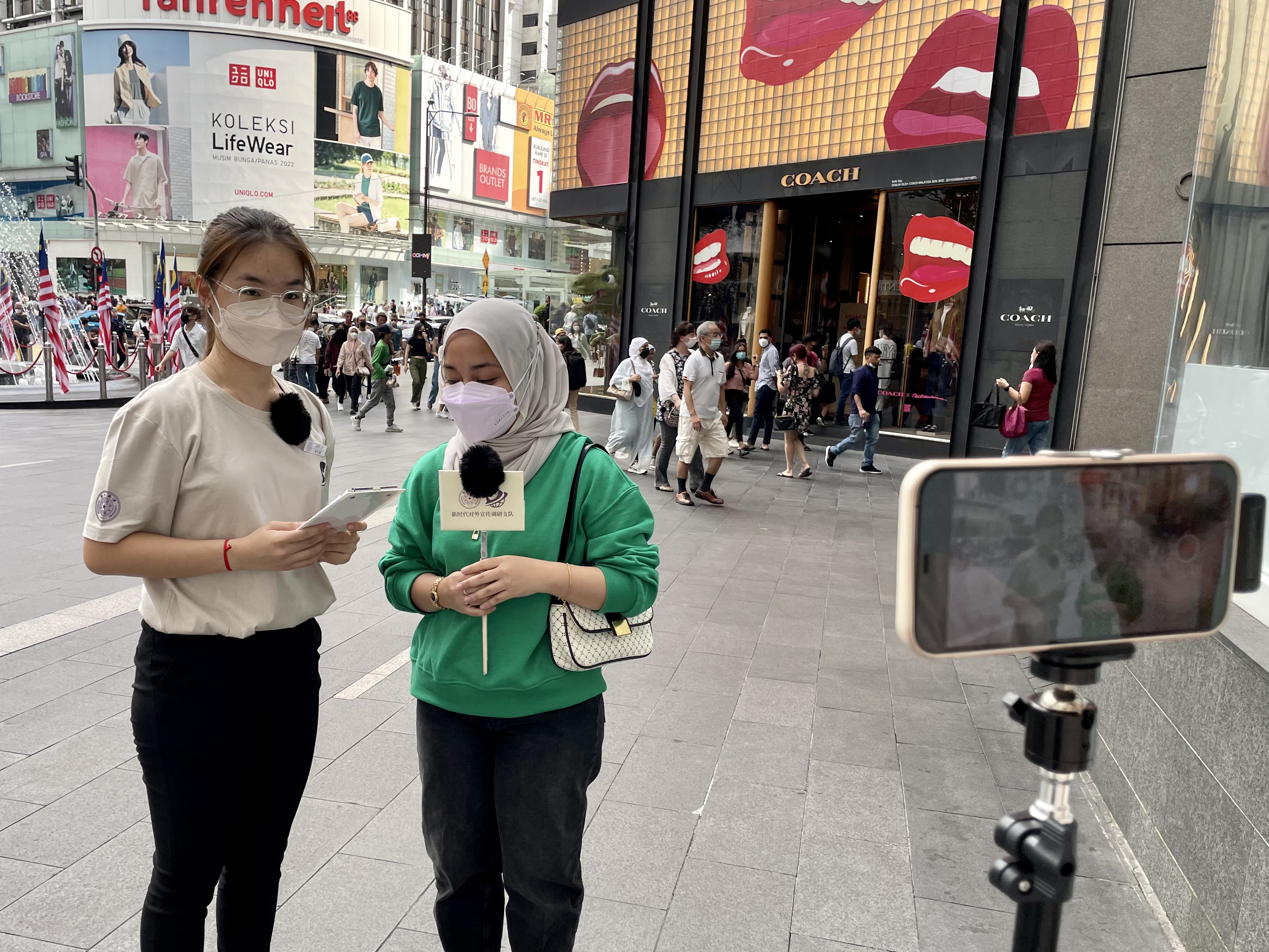 清华生街访三族对华印象，马来西亚留华学生扮演马中两国文化传播的传递者