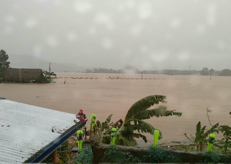 台风尼莎侵袭 菲律宾北部豪雨成灾