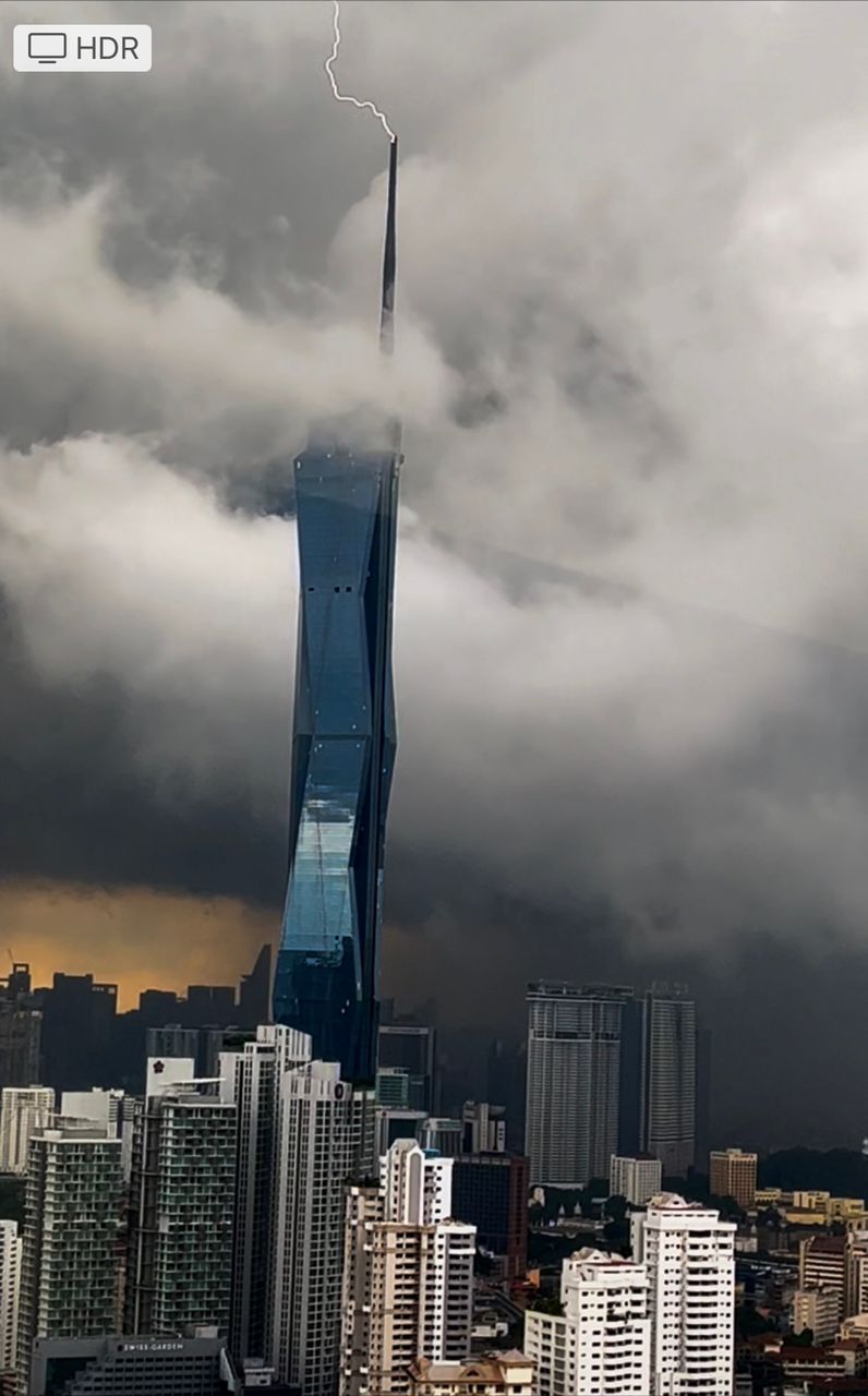 视频 | 雪隆大雨乌云盖顶骇人·气象局向全国发雷雨警报