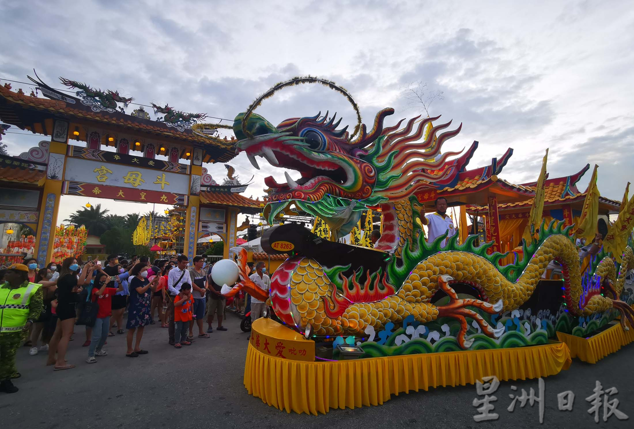 霹／爱大华斗母宫众神出游热闹