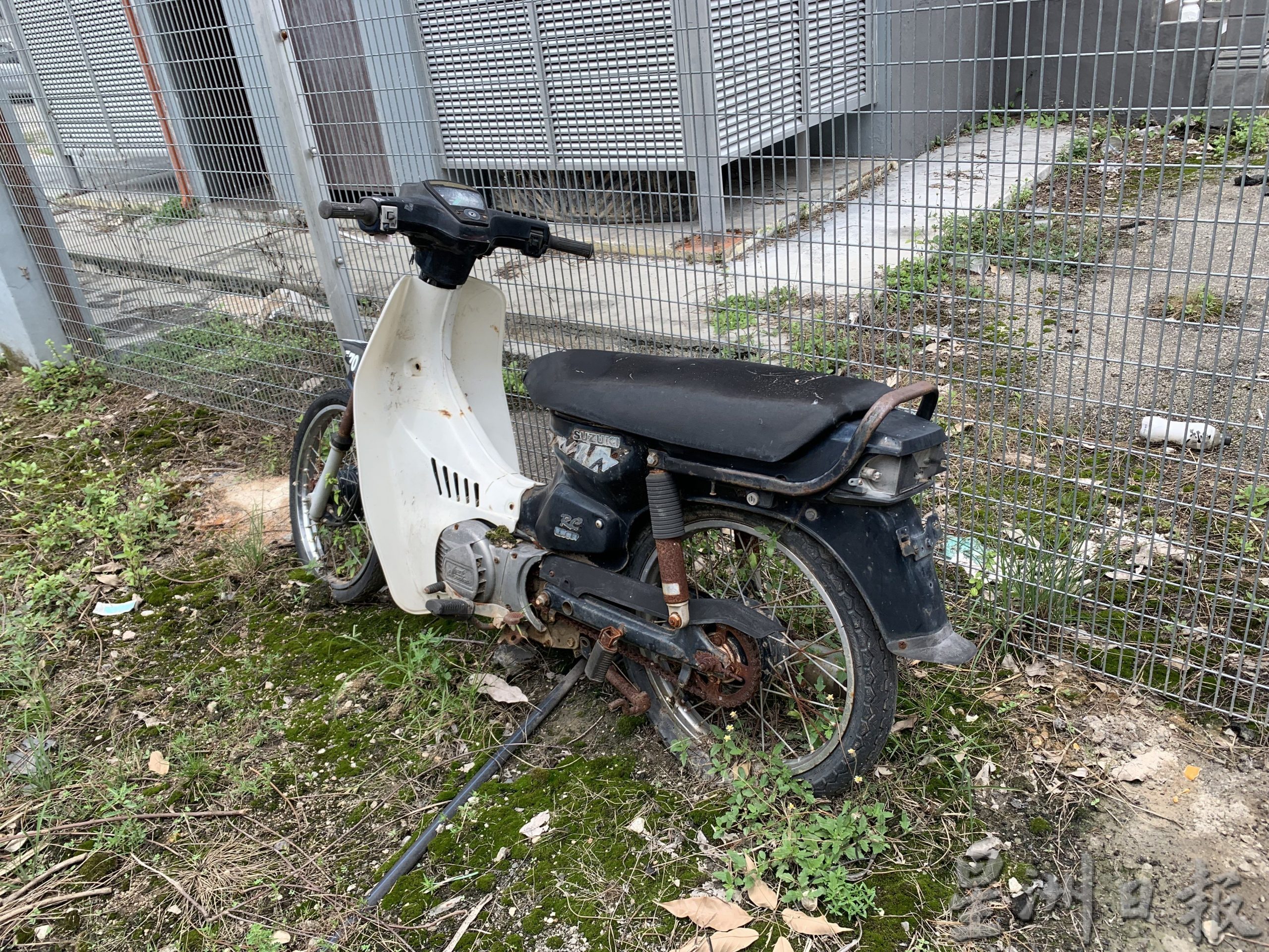 （古城版）露天停車場變成廢車停車場？