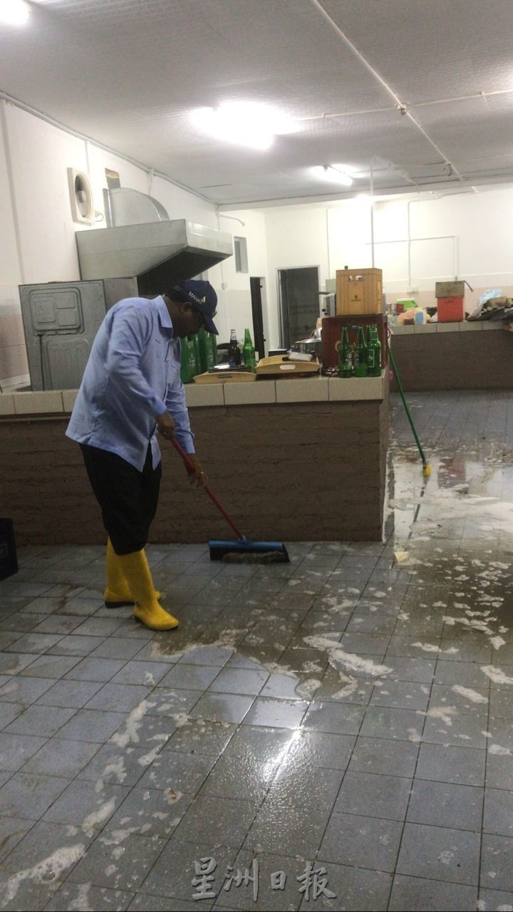 NS淡边/淡边壁画步行街再因豪雨引发水灾，商家叫苦连天