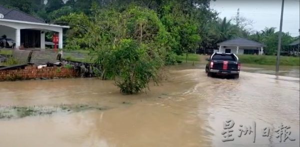 供FB／連日陣雨 河水滿溢 多路淹水，災黎稱“水災徵兆”