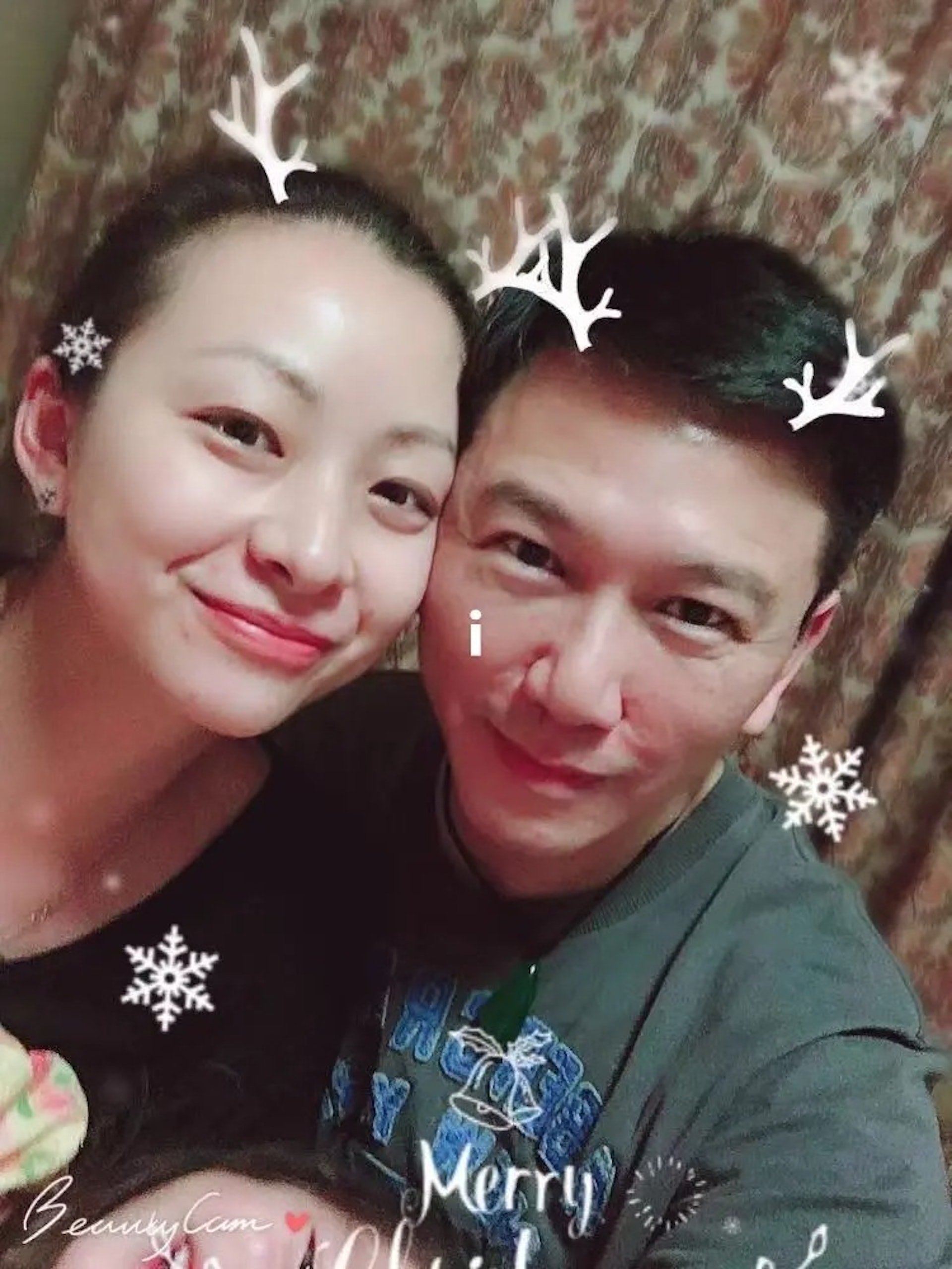 晒老婆美照被酸“太一般” 温兆伦霸气回呛：自己照照镜子