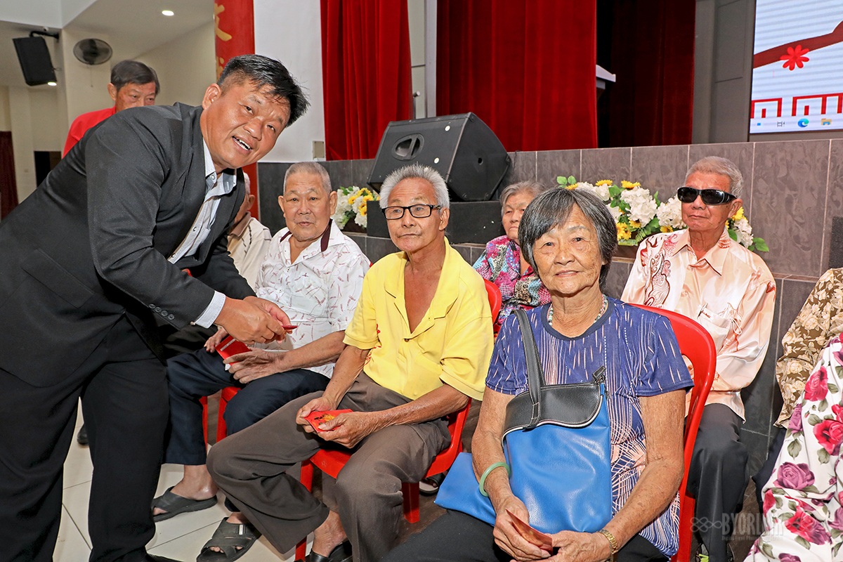 大都会：大马大演洪氏家族会三喜晚宴筵开100席场面温馨