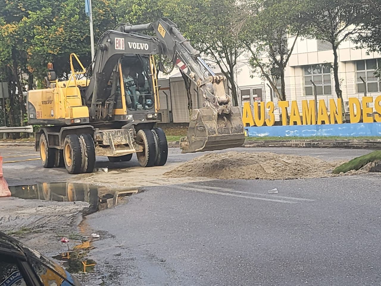 安邦克拉末花园AU3路段 路陷修好了重新通车