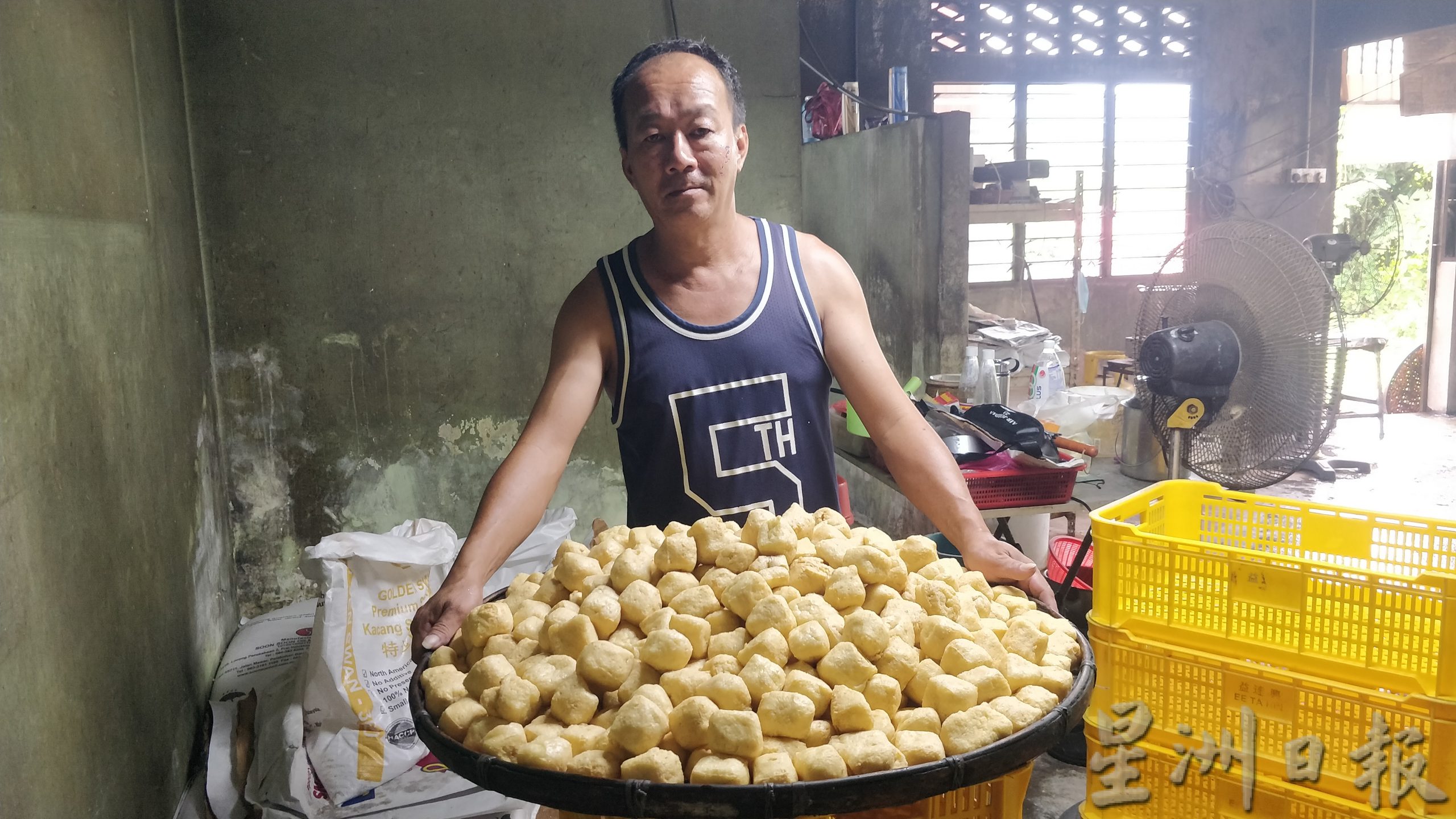 霹：14日见报／封底主文／【它的诞生】/ ​豆腐卜