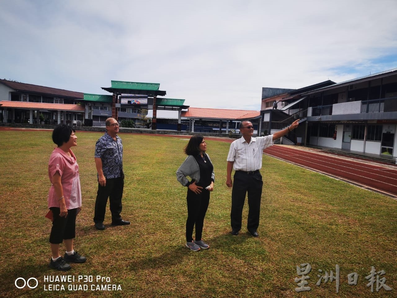 普中获大马博彩赞助维修学校陈旧的设备