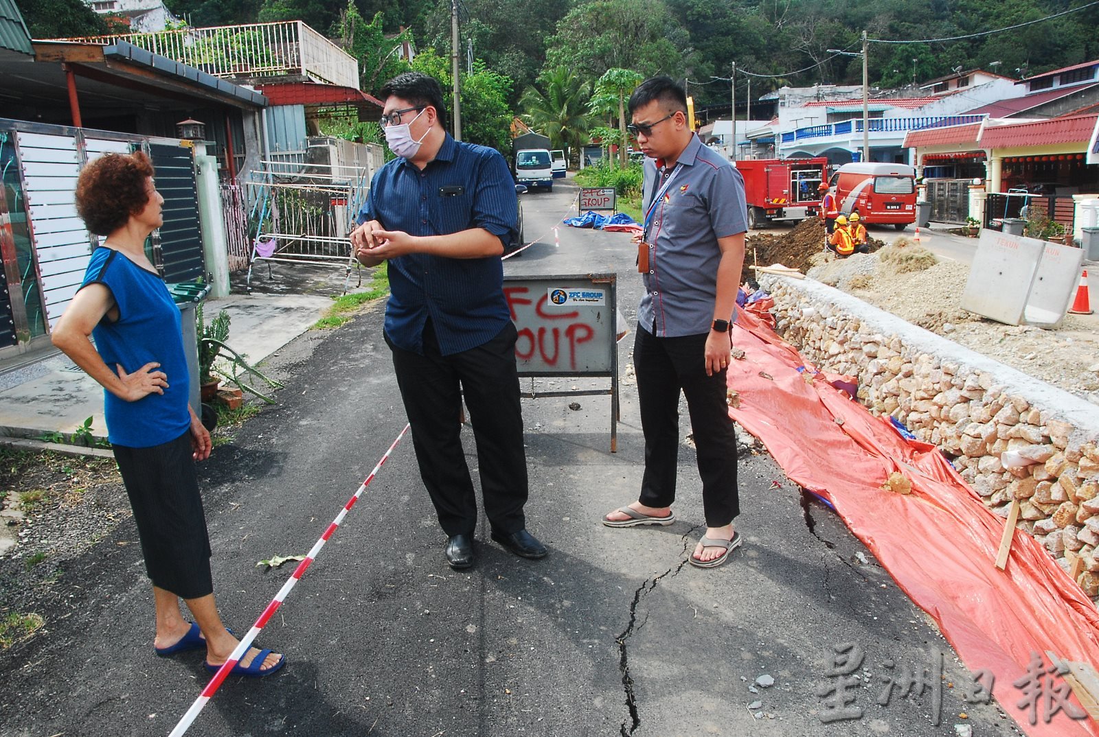 触误地下电缆引发短路，益美沟渠工程再度喊停