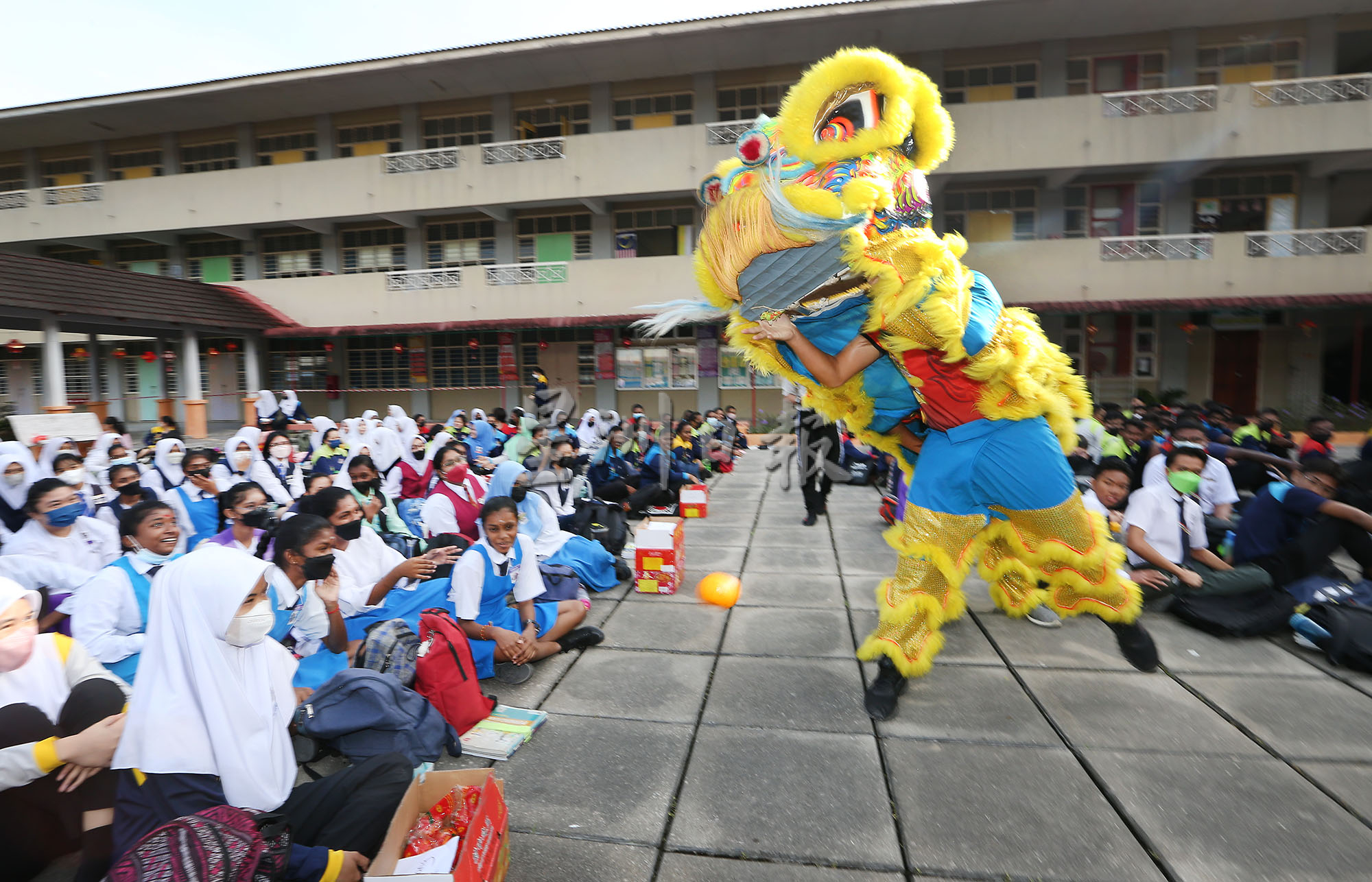 红毛丹国中师生挥春 五语春联寄语应考生