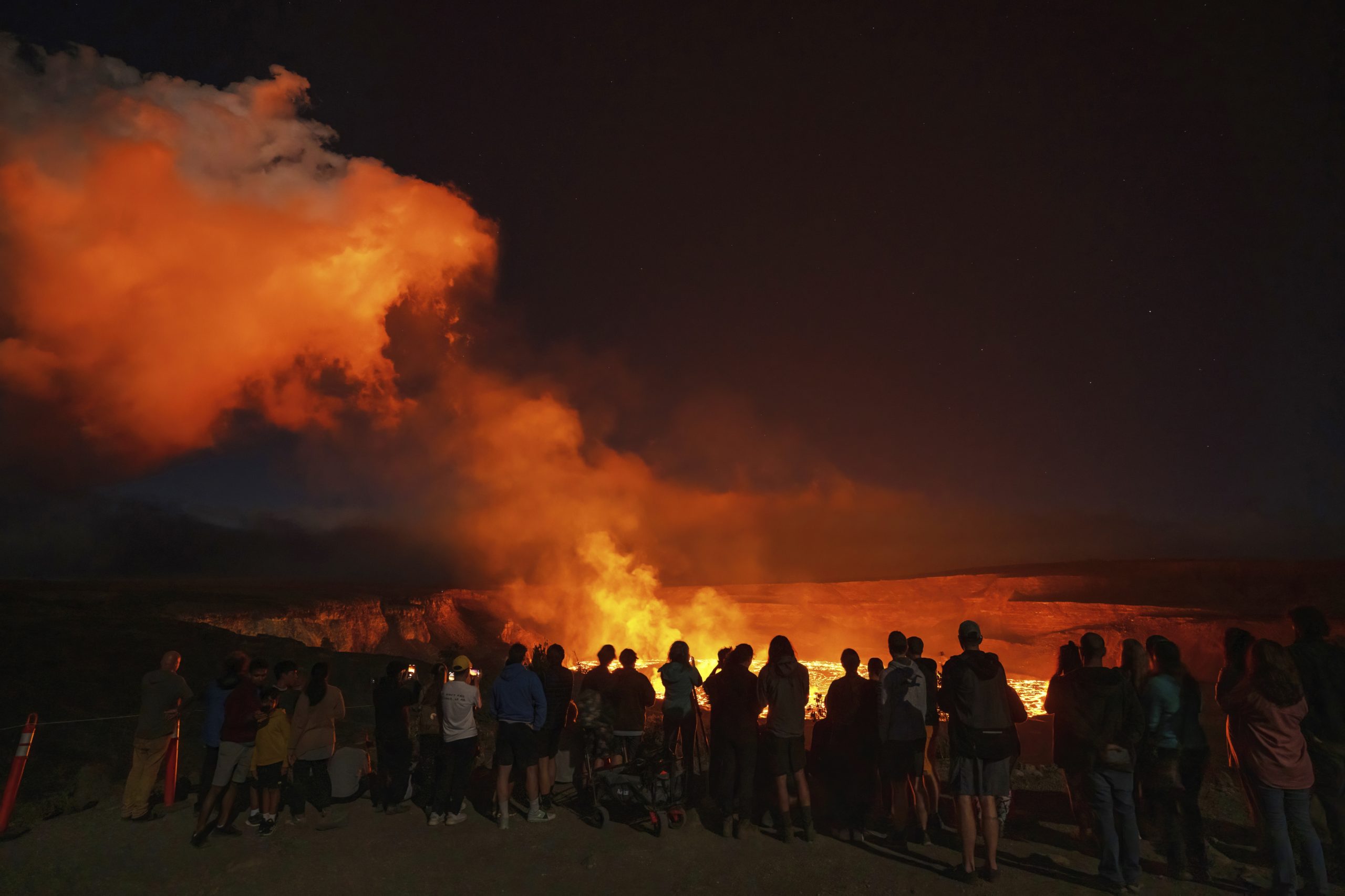 夏威夷基拉韦厄火山再度喷发 警戒级别提升