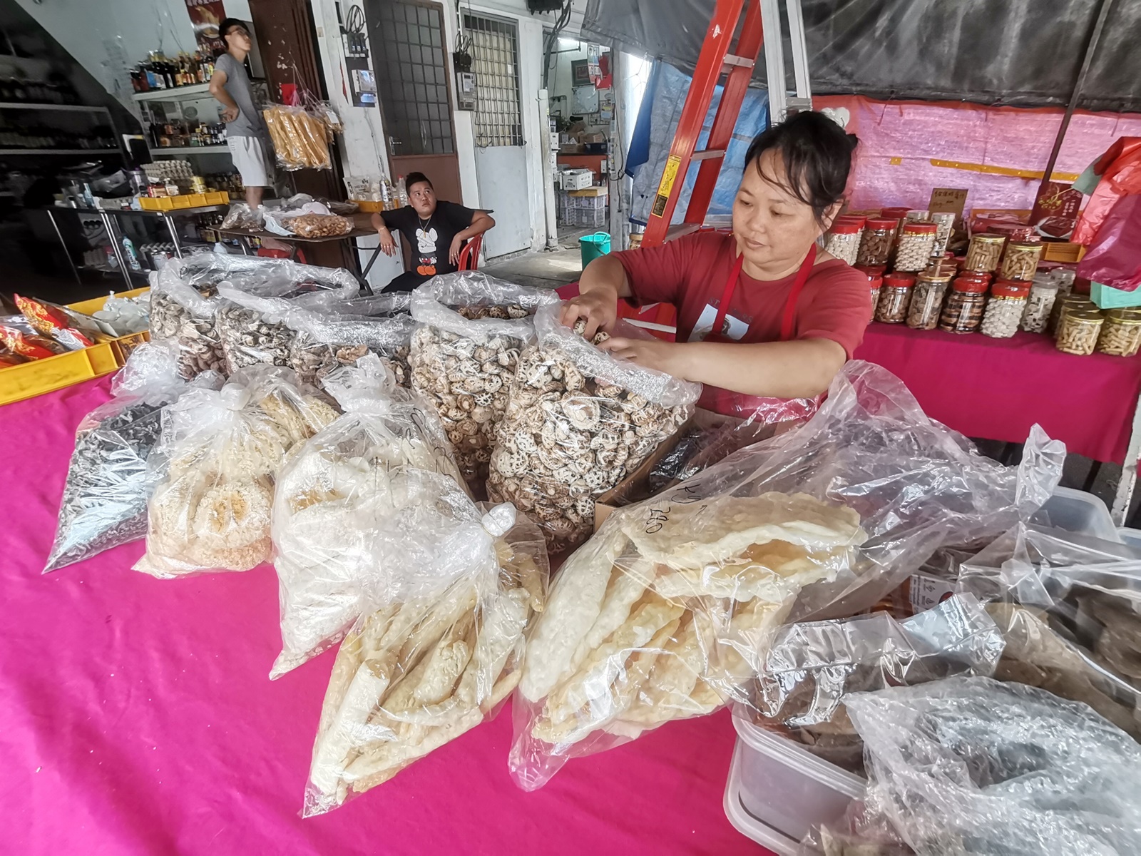 年关买气：海味、乾货慢热，应即罐头后来居上