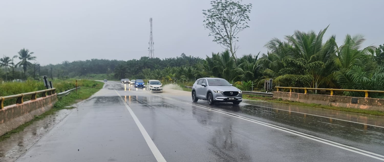 柔：阿末詹比利：3道路水灾被关  新山往芙蓉已重开通行 