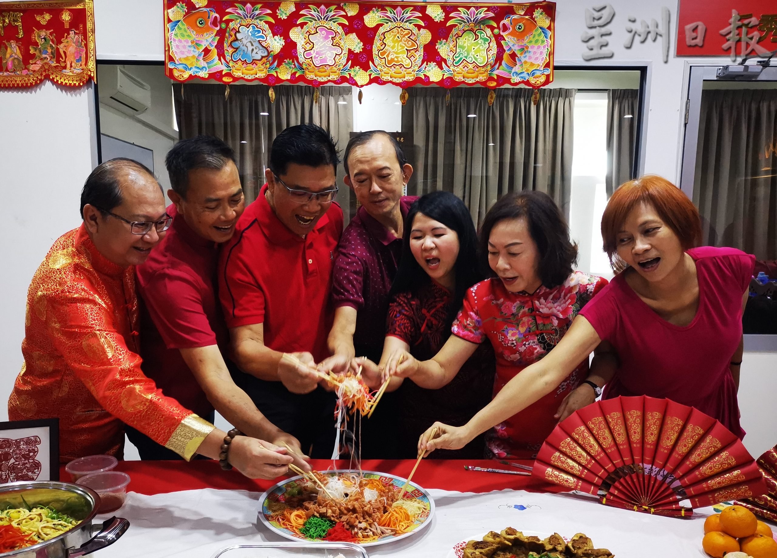 霹：第二版头／霹雳惠州会馆“金兔报喜新春年菜品尝会”兼颁发子女会员学业奖励金