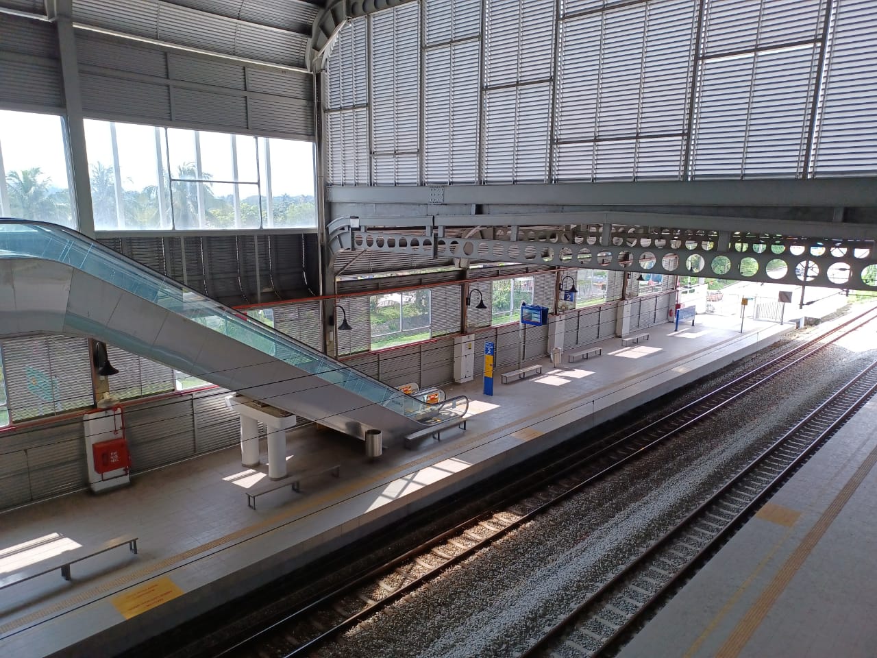 大都会/ME03头/加影2电动火车站开放启用后，有助于舒缓加影武吉路电动火车站的拥挤