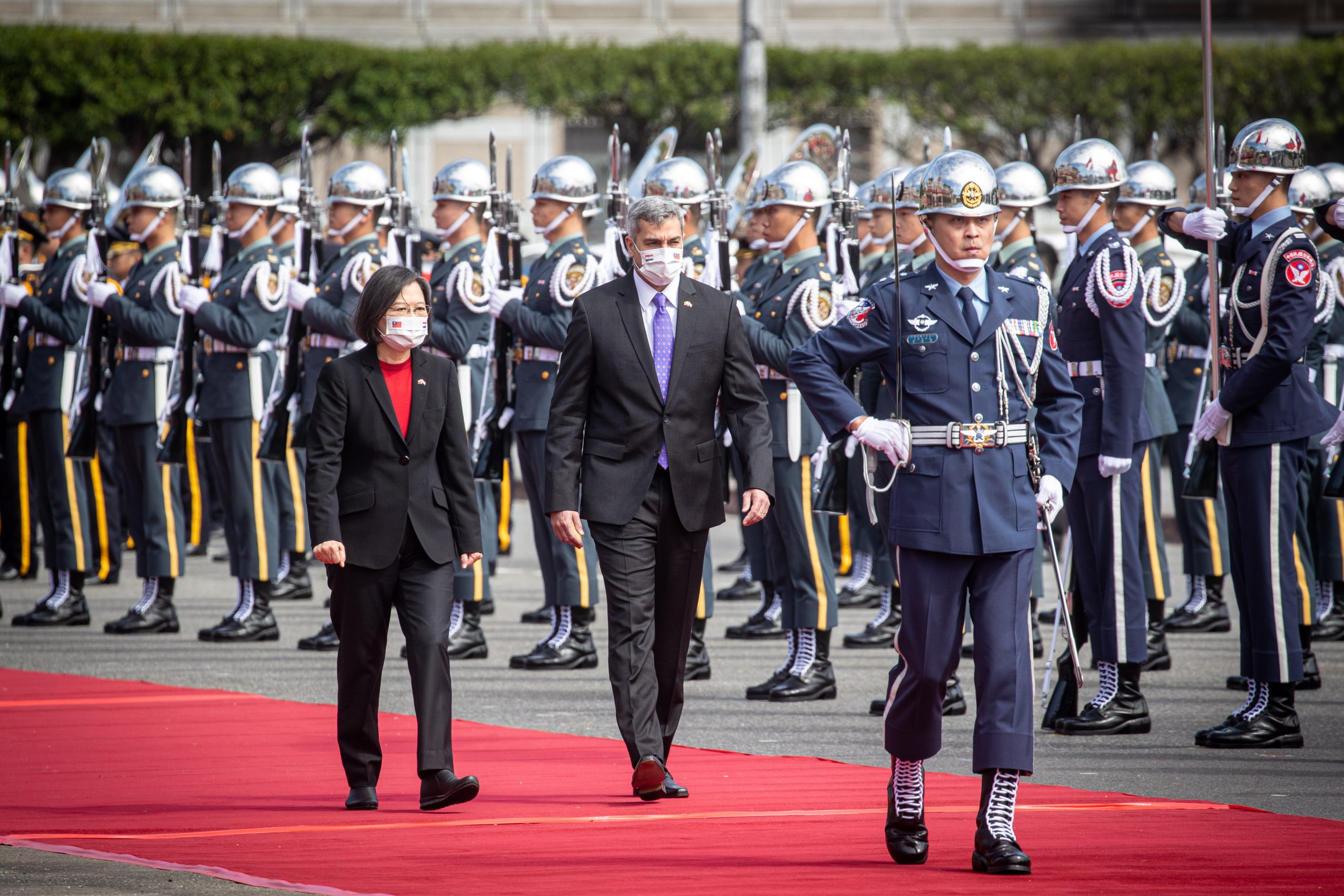 巴拉圭總統貝尼特斯率團訪臺　蔡英文以軍禮歡迎