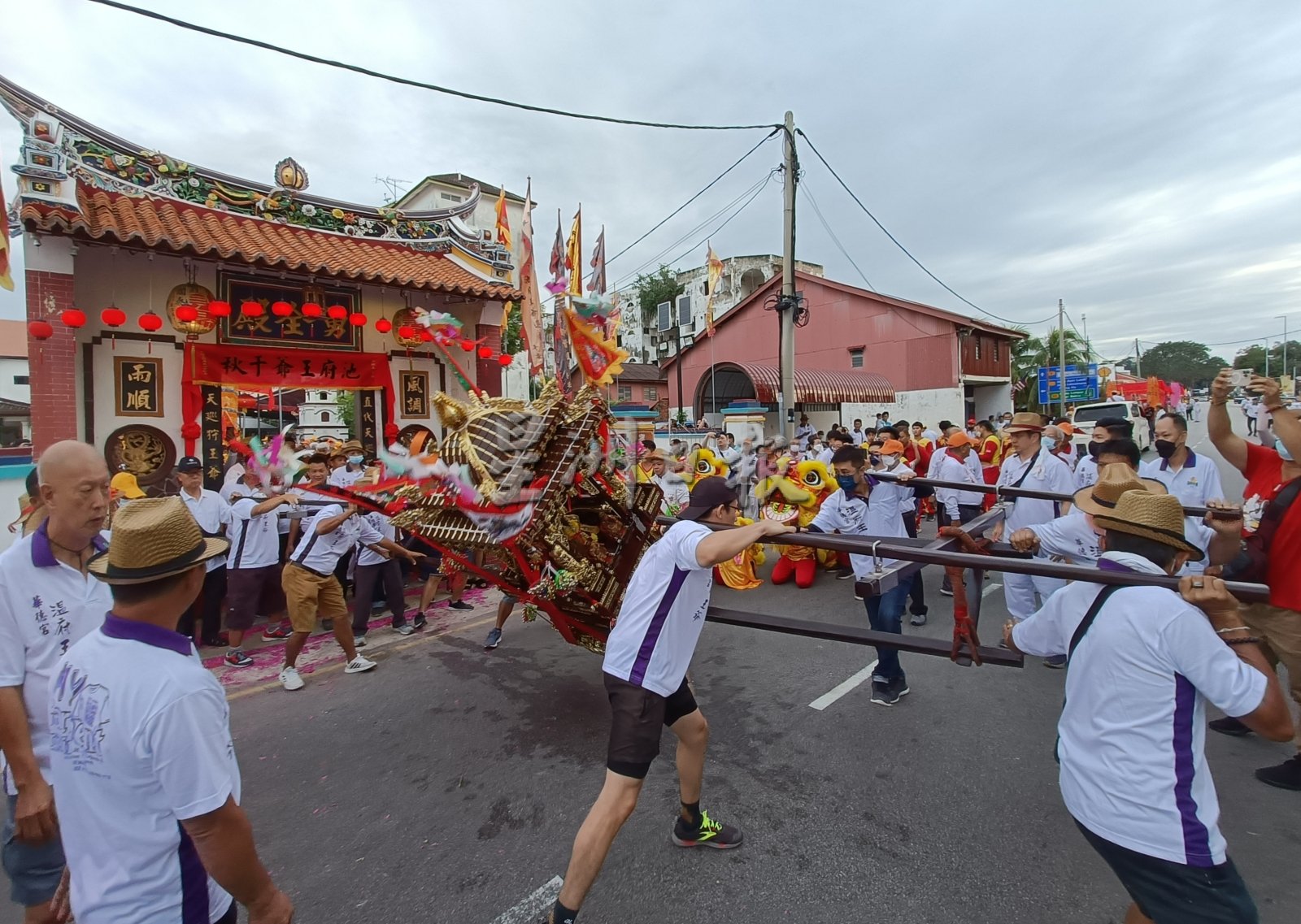 （古城封底主文）勇全殿王爷出游巡境 场面热闹