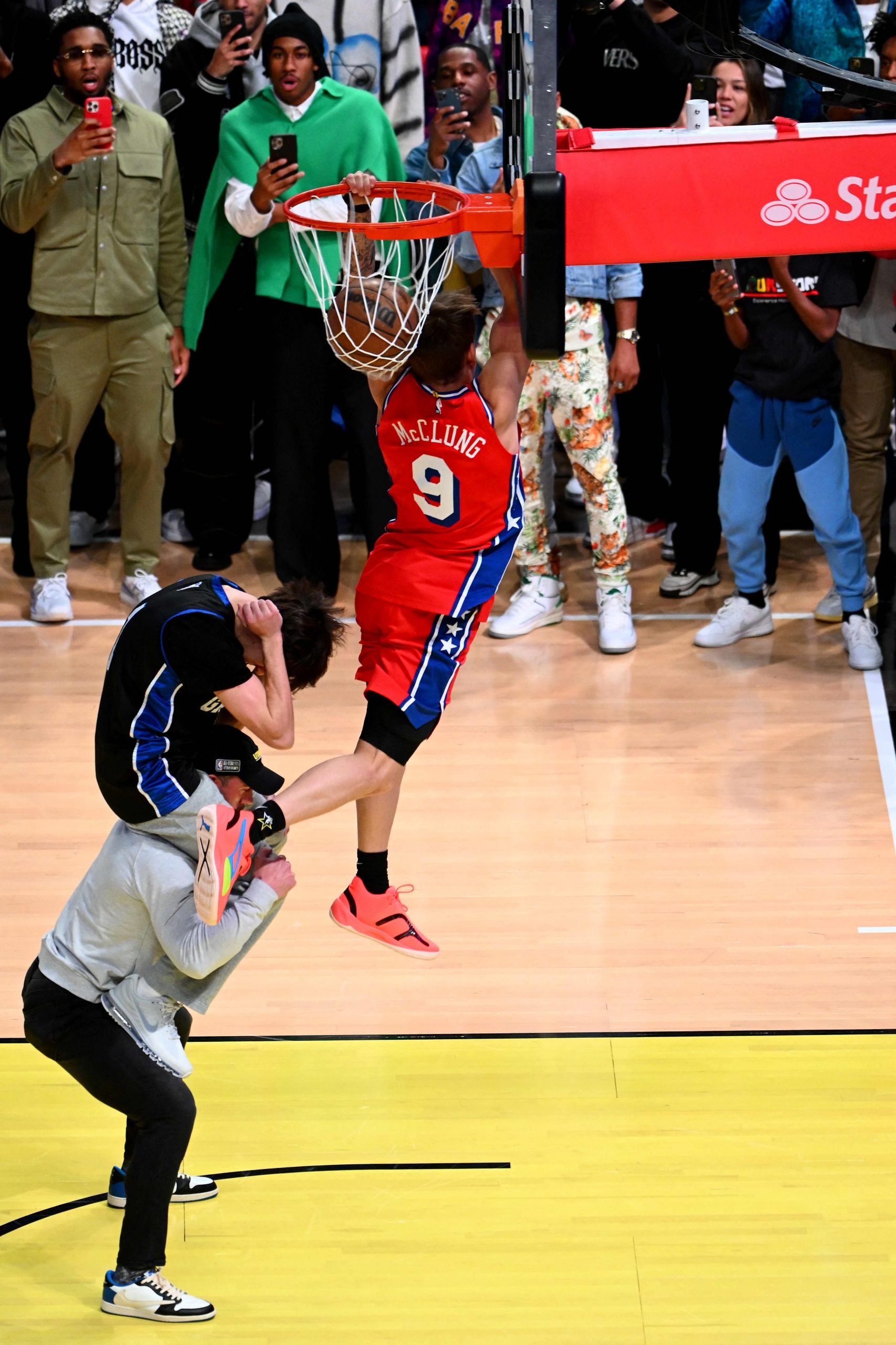NBA全明星周|“拯救灌篮大赛的男人”  麦克朗横空出世