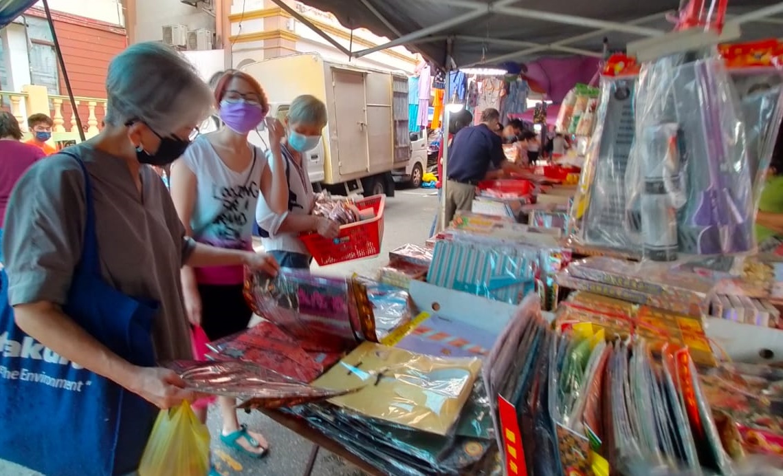 东：清明节祭品表心意