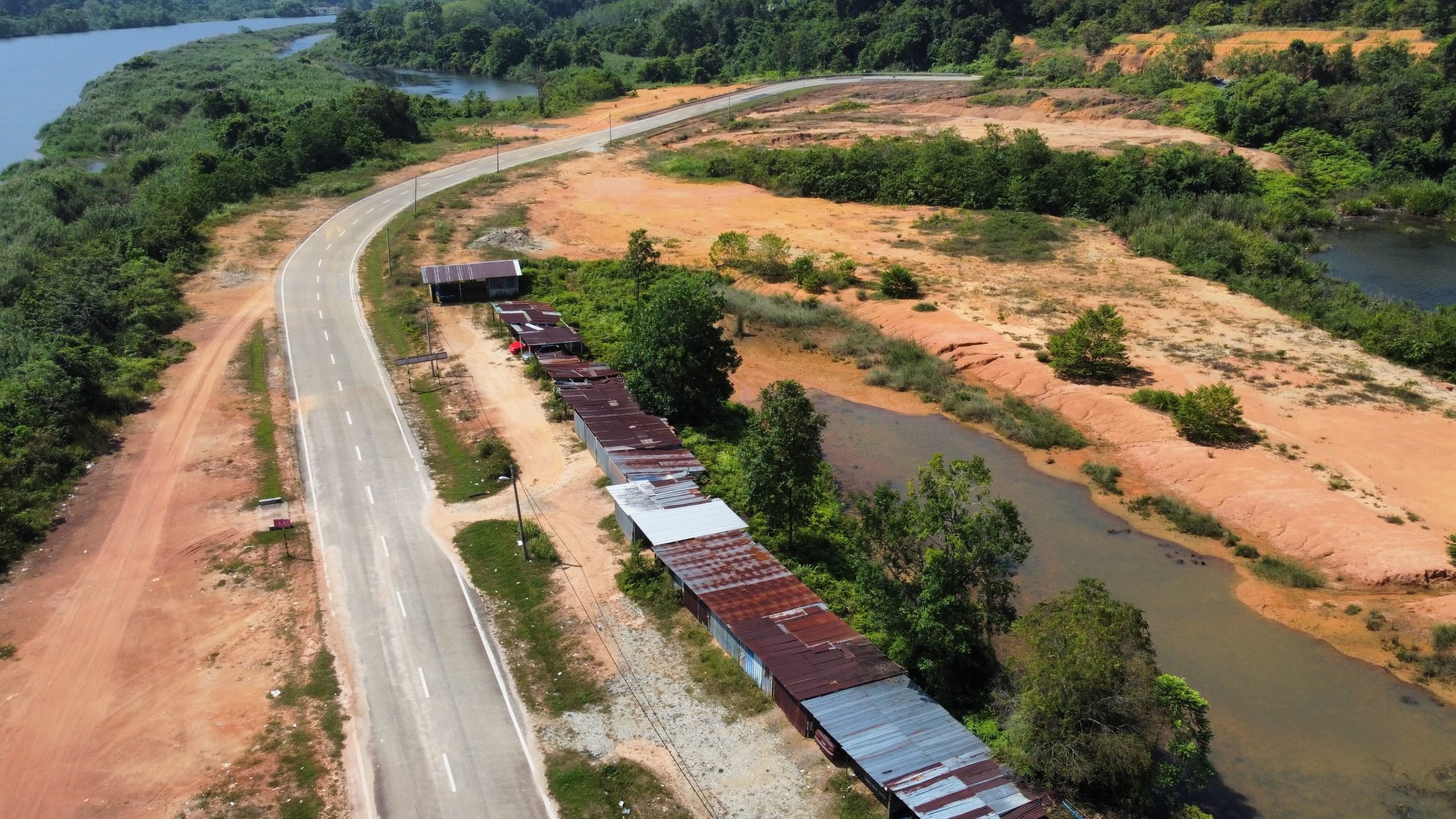 新公路大型基建 上霹玲珑宜力各行业受惠