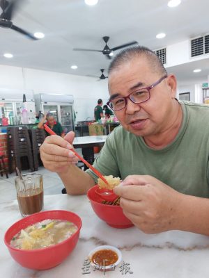 柔：食客指路（3月28日刊）：居銮的茨厂街猪肉粉，汤头鲜甜配料十足