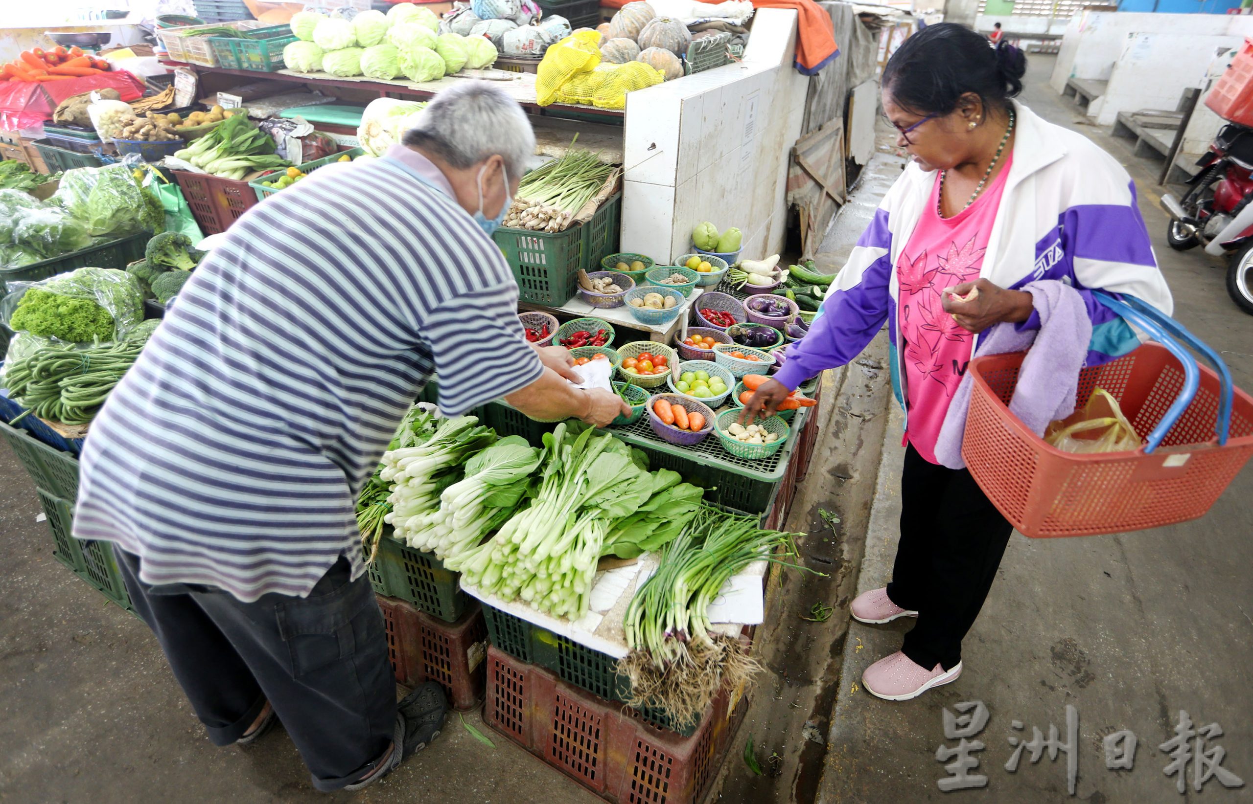 阴雨天气影响农作物 蔬菜或将掀涨价潮