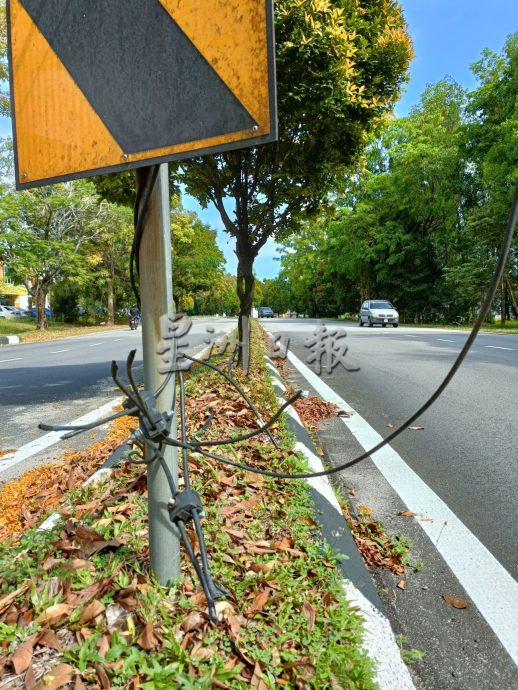 （古城第三版主文）山坡路弯没路灯·慕查法高原每月至少一撞