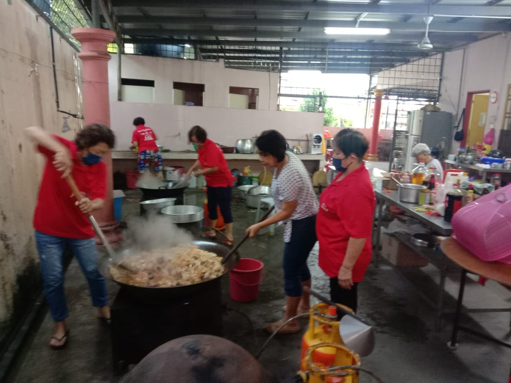 NS马口／每次神诞 烹煮逾千餐，6妇女被视神庙幕后“女英雄”