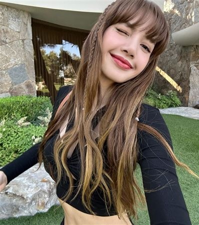  Lisa＠BLACKPINK卸掉浓妆  真面目惊呆800万人