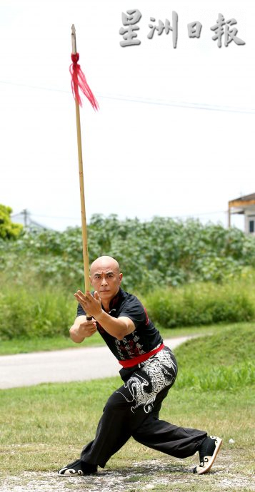  ★／【十八般武艺】／洪拳 少林拳 刀 枪 剑 棍 子母刀 春秋大刀  郑永樑习武30年展精气神  ​