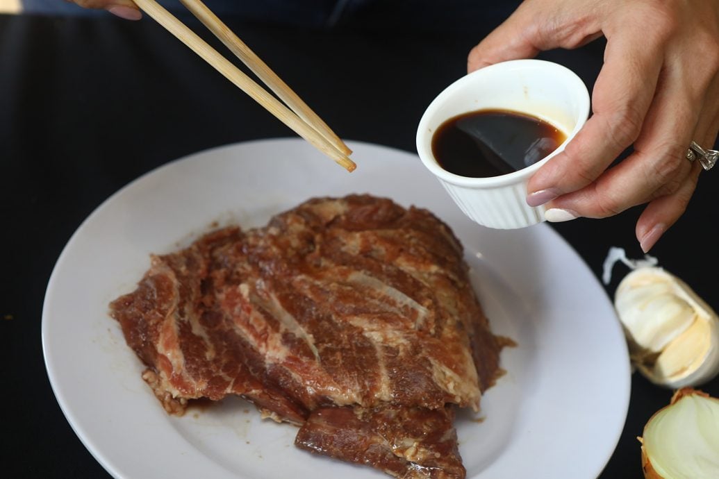 厨艺空间 | 肉干肉扒沙爹串 黑毛猪料理肉香四溢